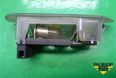 Плафон салонный (левый в обшивку двери) для Scania 5 P Series с 2004-2016г