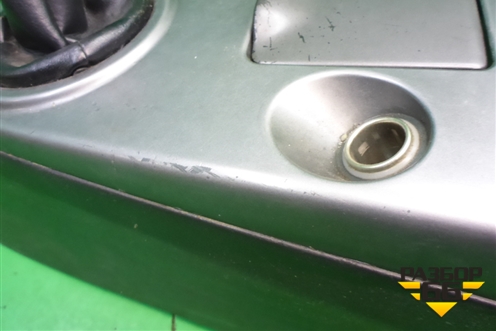 Консоль (под механику) (MR532835) для Mitsubishi Lancer-9  с 2003-2008г (Лансер)