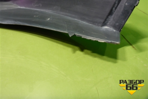 Решетка в передний бампер центральная (под парктроник) (52129F4110) для Toyota C-HR с 2016г (Цашр)