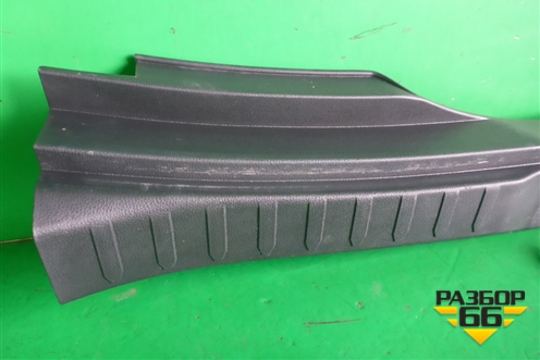 Обшивка багажника на заднюю панель (5838742130) для Toyota Rav-4 с 2018г (Рав 4)