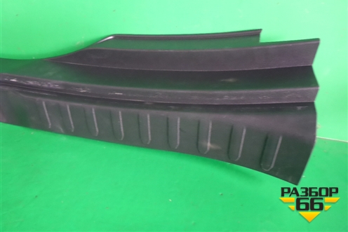 Обшивка багажника на заднюю панель (5838742130) для Toyota Rav-4 с 2018г (Рав 4)