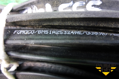 Уплотнитель двери задней левой (BM51A25324AE) для Ford Focus 3 с 2011г (Фокус)