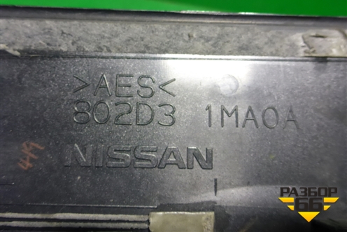 Накладка двери передней левой (на рамку) (802D31MA0A) для Infiniti Infiniti Q70 с 2013-2019г (Ку70)