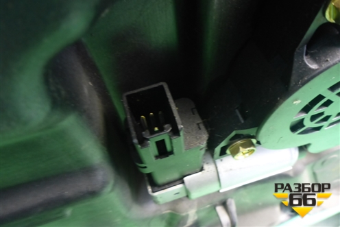 Стеклоподъёмник электрический задний левый (GP9A7397XA) для Mazda Mazda 6 (GG) с 2002-2007г