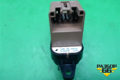 Кнопка стеклоподъёмника задняя правая (GP9G66380) для Mazda Mazda 6 (GG) с 2002-2007г