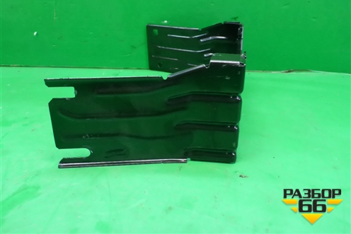 Кронштейн консоли передний (A1646801514) для Mercedes Benz ML-Klass W164 c 2005-2011г (МЛ)