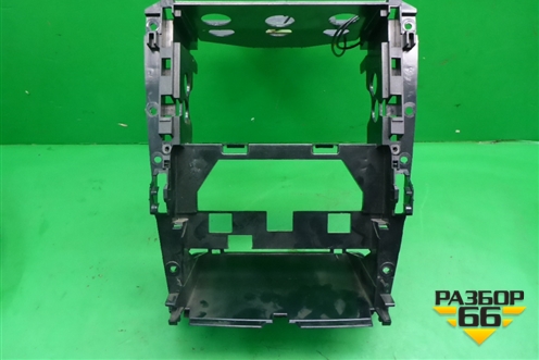 Кронштейн магнитолы (A1646800216) для Mercedes Benz ML-Klass W164 c 2005-2011г (МЛ)