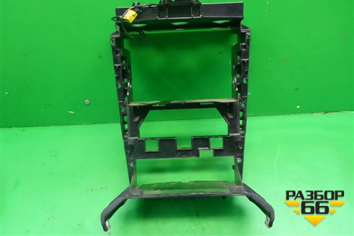 Кронштейн магнитолы (A1646800216) для Mercedes Benz ML-Klass W164 c 2005-2011г (МЛ)