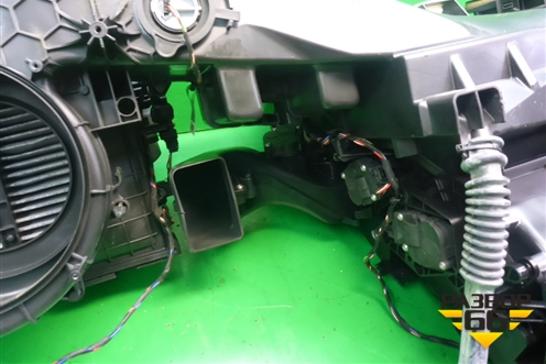 Корпус отопителя (A2518301360) для Mercedes Benz ML-Klass W164 c 2005-2011г (МЛ)