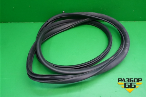 Уплотнитель двери передней правой для Subaru Legacy Outback (B14) с 2009-2014г (Легаси Аутбек)