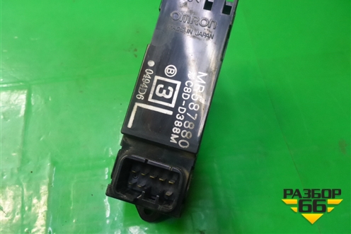 Кнопка стеклоподъёмника (MR587880) для Mitsubishi Lancer-9  с 2003-2008г (Лансер)