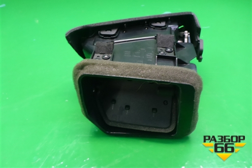 Дефлектор воздушный левый (687614BA0A) для Nissan Qashqai (J11E) с 2013г (Кашкай)