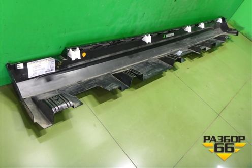 Накладка на порог наружная правая (AMG) (A1676982301) для Mercedes Benz GLE-Klass V167 с 2018г (ГЛЕ)