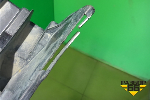 Кронштейн переднего бампера центральный (A2138852500) для Mercedes Benz E-Klass W213 с 2016г (Е)