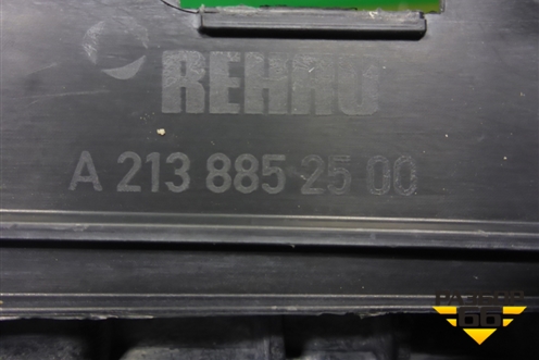 Кронштейн переднего бампера центральный (A2138852500) для Mercedes Benz E-Klass W213 с 2016г (Е)