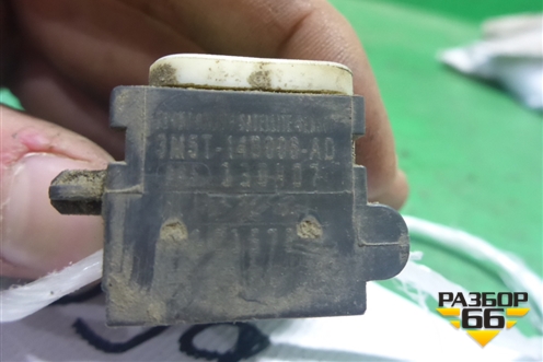 Датчик AIR BAG (передний правый) (3M5T14B006AD) для Land Rover Freelander 2 с 2007г (Фрилендер)