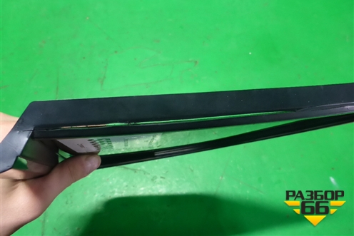 Стекло глухое левое (833134EA0A) для Nissan Qashqai (J11E) с 2013г (Кашкай)