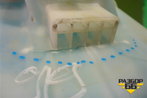 Бачок омывателя лобового стекла (860141385) для Toyota Land Cruiser Prado(120) с 2002-2009г (Ленд Крузер Прадо)