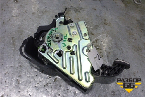 Педаль стояночного тормоза (A2044201684) для Mercedes Benz E-Klass W212 с 2009-2016г (Е)