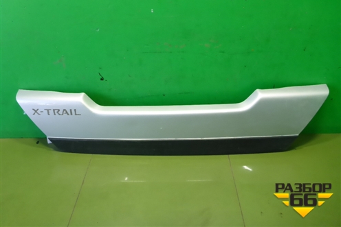 Накладка двери багажника (90901JU00A) для Nissan X-Trail (Т31) с 2007-2014г (Хтраил)