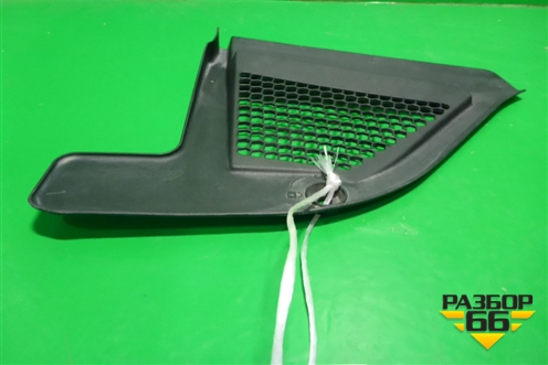 Решетка стеклоочистителей правая (51717434883) для BMW X5 G05 с 2018г (Х5 Г05)