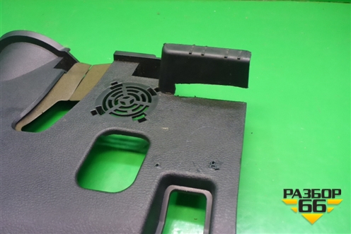 Накладка на торпедо (под рулевой колонкой) для BMW X5 E70 с 2007-2013г (Х5 Е70)