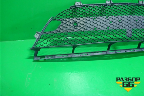 Решетка в передний бампер центральная (под парктроник) (A2928855122) для Mercedes Benz GLE-Klass (купе) C292 с 2015г (ГЛЕ)