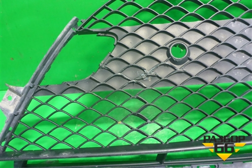 Решетка в передний бампер центральная (под парктроник) (A2928855122) для Mercedes Benz GLE-Klass (купе) C292 с 2015г (ГЛЕ)