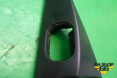 Накладка двери передней левой уголок (7L5837993D) для Porsche Cayenne с 2003-2010г (Каен)