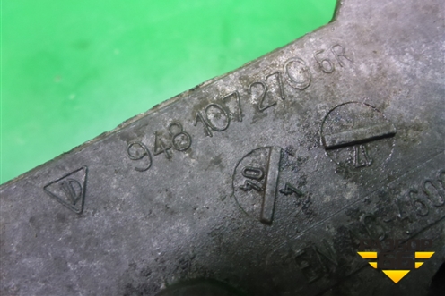 Кронштейн масляного фильтра (4.5л M48) (948107070) для Porsche Cayenne с 2003-2010г (Каен)