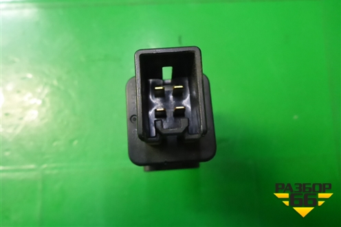 Датчик включения стопсигнала для Mazda CX 7 с 2006-2012г (СХ7)