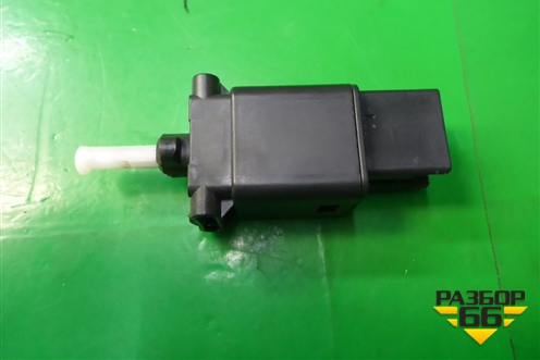 Датчик включения стопсигнала для Mazda CX 7 с 2006-2012г (СХ7)