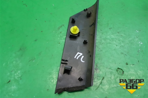 Накладка двери передней левой уголок для Mazda CX 7 с 2006-2012г (СХ7)