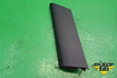 Накладка двери передней левой уголок для Mazda CX 7 с 2006-2012г (СХ7)