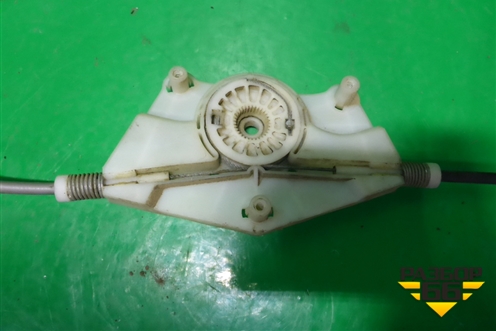 Стеклоподъёмник электрический задний левый (без моторчика) для Volkswagen Touareg c 2002-2010г (Туарег)