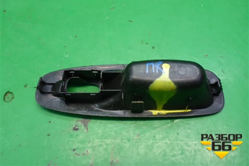 Накладка двери передней правой (на обшивку) для Hyundai Aсcent с 2000г (Акцент)