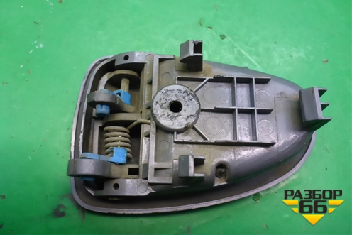 Ручка внутренняя двери задней правой (8262025000) для Hyundai Aсcent с 2000г (Акцент)