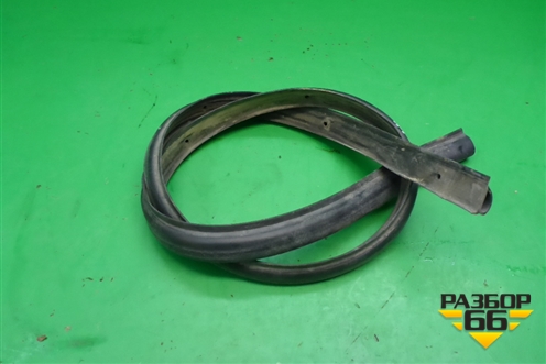 Уплотнитель капота (на решетку стеклоочистителей) для Hyundai Aсcent с 2000г (Акцент)