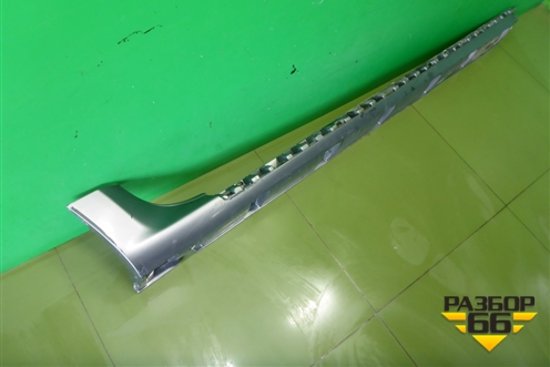 Накладка на порог наружная правая (768506677R) для Nissan Terrano с 2014г (Терано)