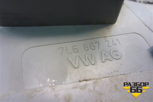 Обшивка стойки задняя верхняя левая (передняя часть) (7L6867241) для Volkswagen Touareg c 2002-2010г (Туарег)