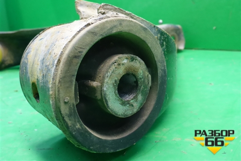 Рычаг задний правый (нижний) (7L0505352) для Volkswagen Touareg c 2002-2010г (Туарег)