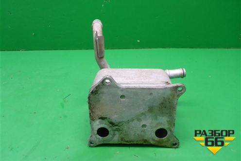 Радиатор масляный (4.2л BAR) (079117015A) для Volkswagen Touareg c 2002-2010г (Туарег)