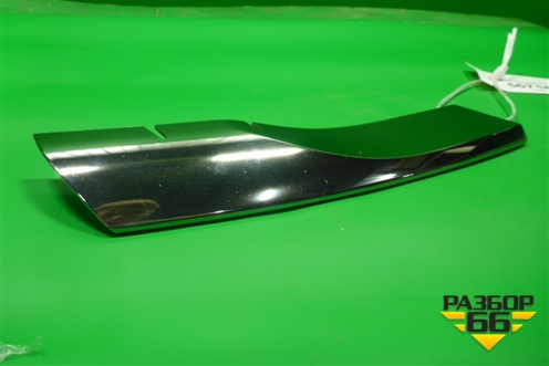 Накладка на решетку радиатора (верхняя правая) (531210K670) для Toyota Fortuner с 2016г (Фортунер)