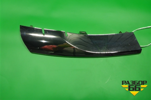 Накладка на решетку радиатора (верхняя правая) (531210K670) для Toyota Fortuner с 2016г (Фортунер)