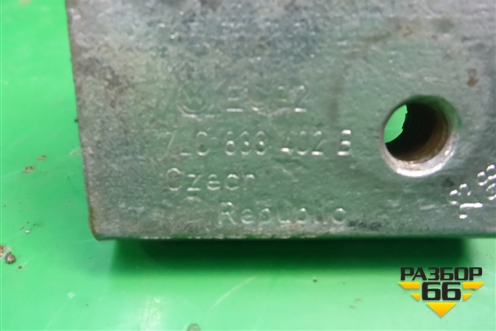 Петля двери задней правой верхняя (7L0833402B) для Volkswagen Touareg c 2002-2010г (Туарег)