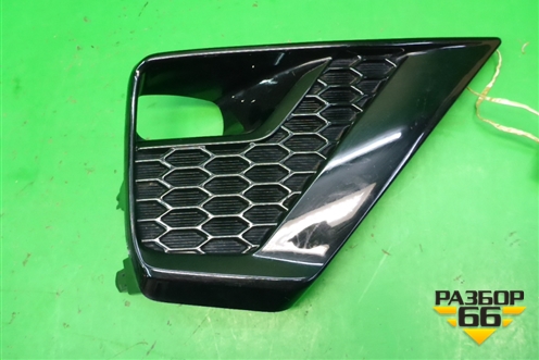 Накладка ПТФ правая (после 2020г) (52030WQ010) для Toyota Land Cruiser Prado(150) с 2009г (Ленд Крузер Прадо)