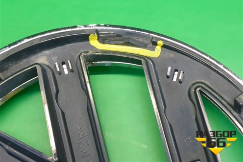 Эмблема в решетку радиатора (7P6853601) для Volkswagen Touareg с 2010-2018г (Туарег)