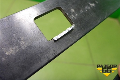 Кронштейн радиатора нижний (17117593852) для BMW X3 F25 с 2010-2017г (Х3 Ф25)