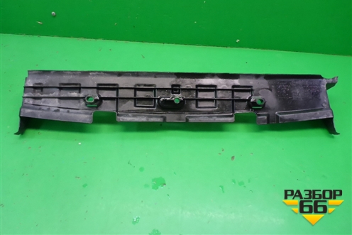 Дефлектор радиатора верхний (DXJ500100) для Land Rover Discovery 3 с 2004-2009г (Дискавери)