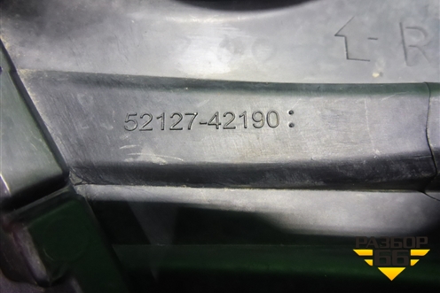 Накладка ПТФ правая (5212742190) для Toyota Rav-4 с 2018г (Рав 4)